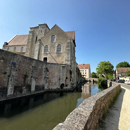 Appartement Bords De L'Eure Charmant Studio Chartres Bagian luar foto