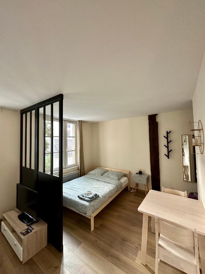 Appartement Bords De L'Eure Charmant Studio Chartres Bagian luar foto